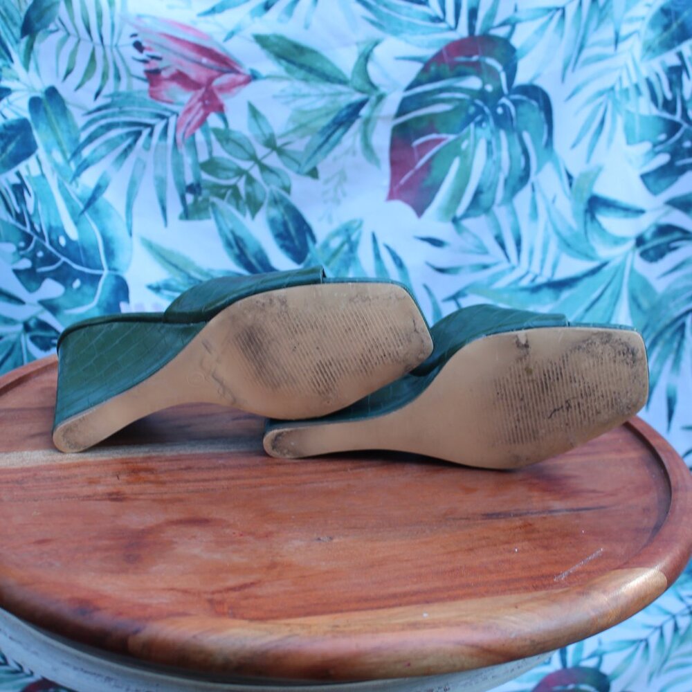 Journee Collection Emerald Green Croc-Embossed Wedges US 9 - Picture 8 of 9